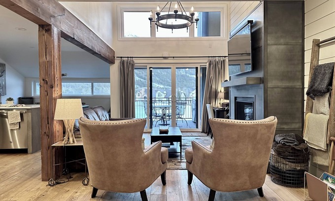 East Village at Copper Condo | Mountain Getaway - 3BD 2BR - Copper Mtn Resort - HotTub