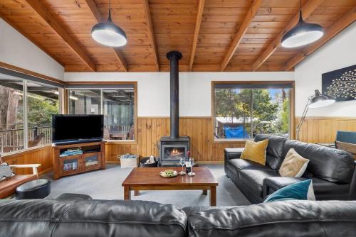 Halls Gap House | Mountain Hideaway by Halls Gap Accommodation