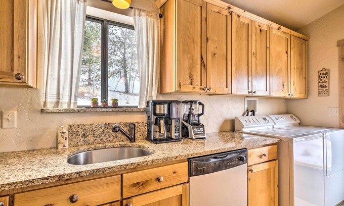 Cripple Creek Cabin | Mountain Paradise w/Grill, WiFi & Stunning Views!
