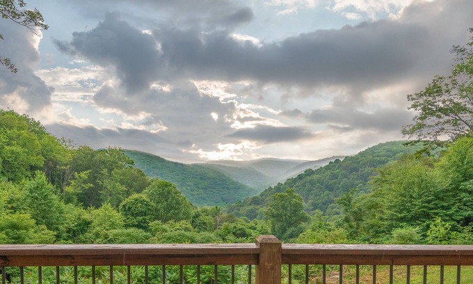 Friendsville House | Mountain Paradise: Lake Area, A/C, Hot Tub, Fire Pit, Pool Table!