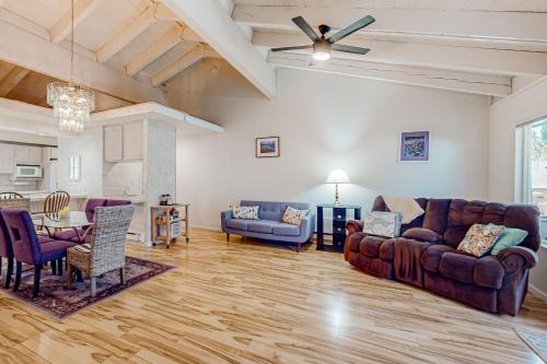 Incline Village Apartment | Mountain Shadows