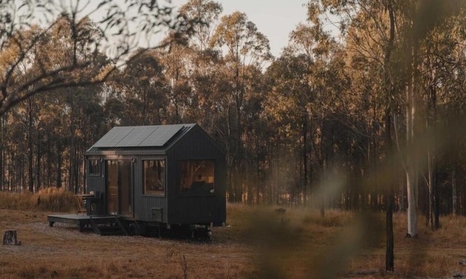Moogerah House | Mountain View Off-Grid Cabin in the Scenic Rim - Jean