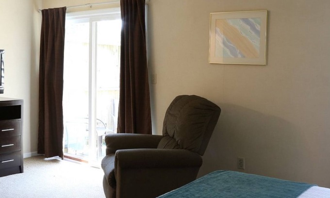 Cheat Lake House | Mountain View Townhome in Morgantown