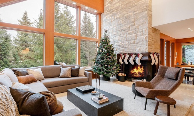 Upper Village House | Mountain views, Hot Tub, BBQ, Media Room, Air Con