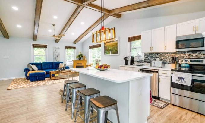 Front Royal House | Mountain Views in Buena Vista Farm - Unit A