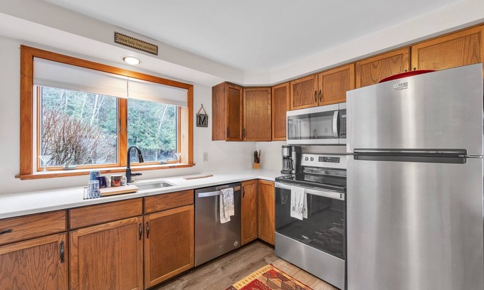 North Creek House | Moxham 58h - Adirondack Retreat Mountain Views 3 Bedroom Townhouse by The Summit at Gore Mountain