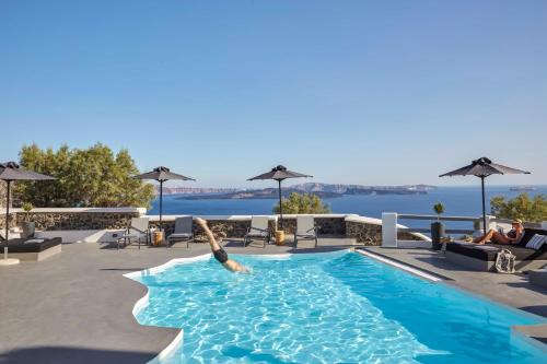Finikia Hotel | Mr and Mrs White Oia - Santorini