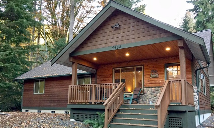 Warnick House | Mt. Baker Lodging Cabin 65 – SLEEPS 10!