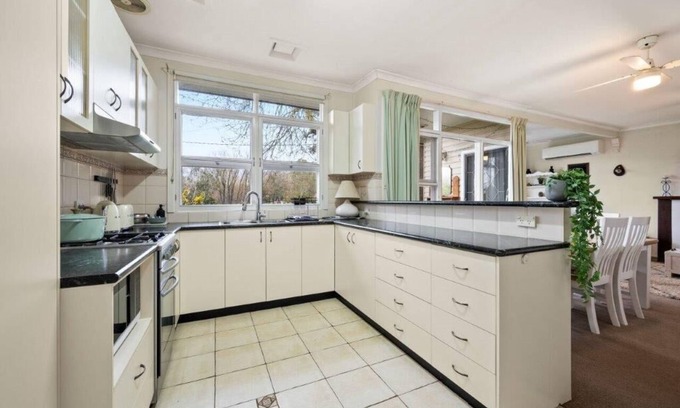 Ovens House | Mt Buffalo Views - Sensational Views of Mt. Buffalo