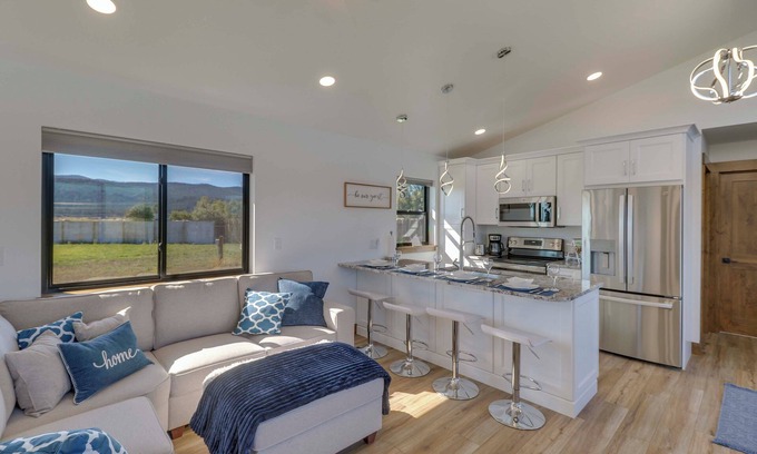 Kalispell Cabin | Mtn-View Tiny Home Near Flathead Lake & Skiing!