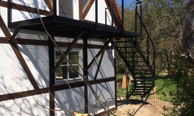 Kustrin-Kietz House | Mud building in the old apple orchard