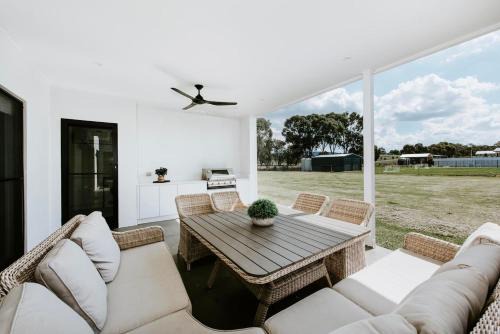 Bombira House | Mudgee Haven - Stunning Terra Modern Design