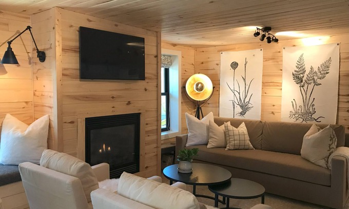 Florence Cottage | Mulberry Cottage; charming character property near Cañon City & The Royal Gorge.