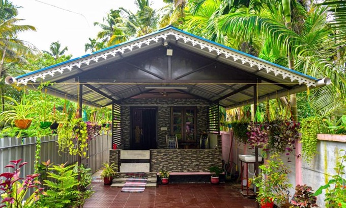 Munroe Island House | Mullavayalil Tourist Home