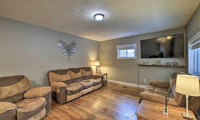 Mullens Cabin | Mullens Cabin w/Gas Grill & Mountain Views!