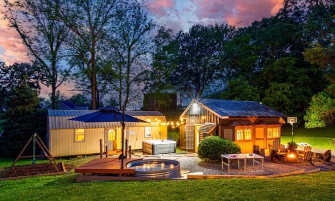 Pleasant View House | Multi-Family Haven! 22ppl, Hot Tub, Golf