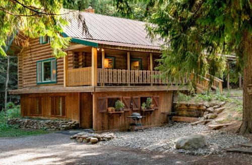 Blanchard House | Multi-Level Forest Lodge Near Silverwood with Vintage Ice Cream Parlor & Movie Theater