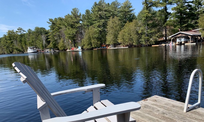 Bracebridge Cottage | Muskoka River Retreat