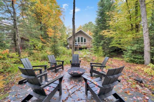 Huntsville Villa | Muskoka Waterfront Cottage with Canoes and Fire Pit