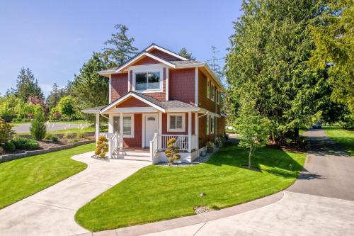 Freeland House | Mutiny Bay Ocean Breeze Retreat by AvantStay