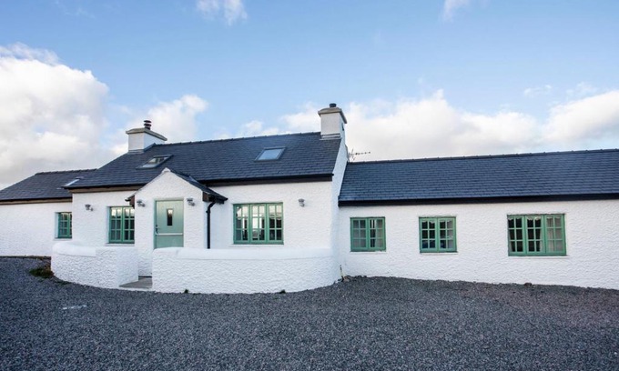 Rhoscolyn House | Mwythus