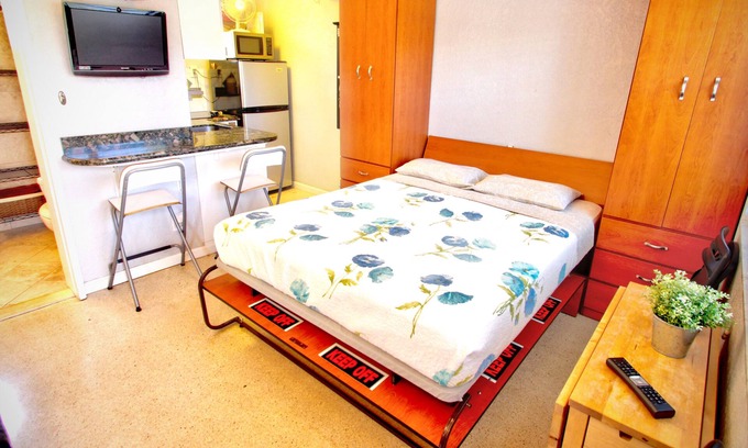 Hollywood Apartment | My Hollywood Beach Rentals B207 . Steps to the beach. Pool and Free Parking.