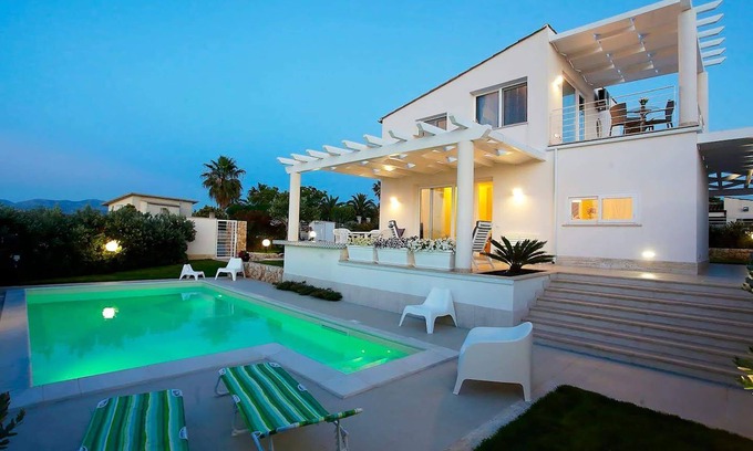 Alcamo Villa | My Rental Homes - Villa Isotta only 500 meters from the beach, pool and sea view
