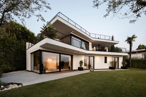 Bardolino Villa | My Summer Lakeside Villa with Pool and Hot Tub