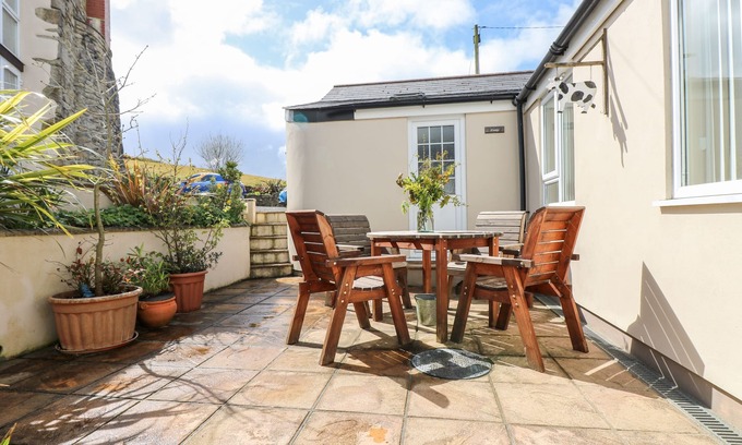 Redruth Cottage | MYNHEER FARM BOWJI, family friendly, with open fire in Redruth