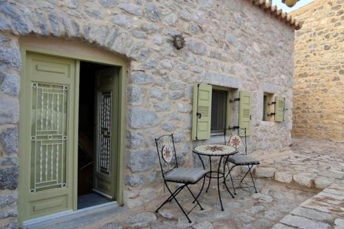 Pagkia Apartment | Myrto's Memories- My steki- Cozy stone house with all extras