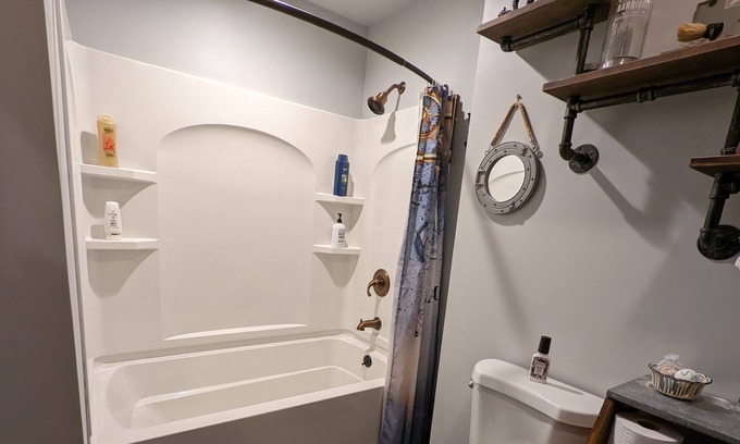New Castle Bed & Breakfast | Mystic Rose Room
