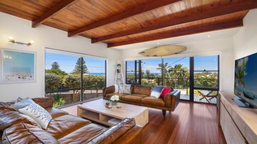 Wamberal House | Mystic Waves Wifi , Pet Friendly Accom Holidays