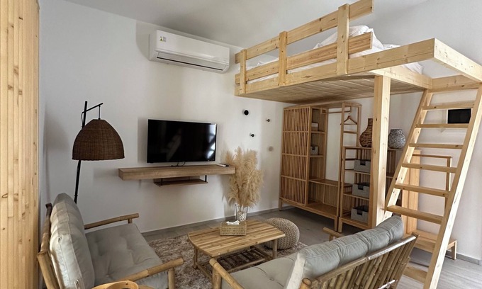 Nea Tirintha House | Nafplio Lodge. Tiny villa 3/4