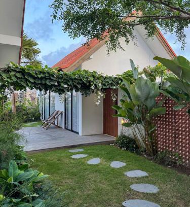 Pererenan Villa | NAIA The Villa - Modern Tropical Retreat