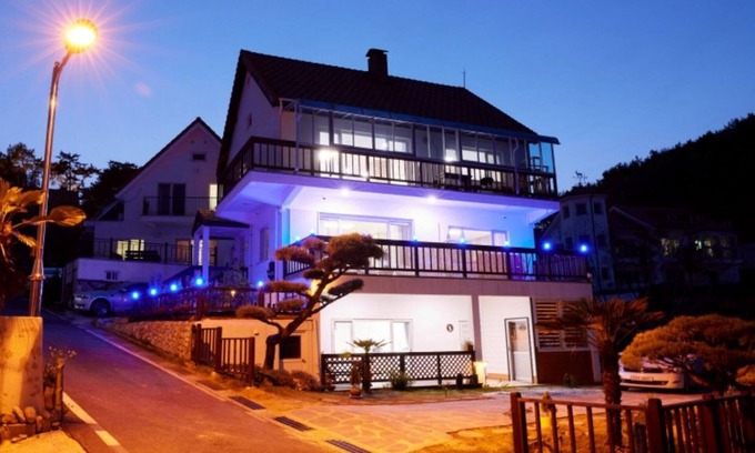 Mulgol House | Namhae German Village Hercules Pension