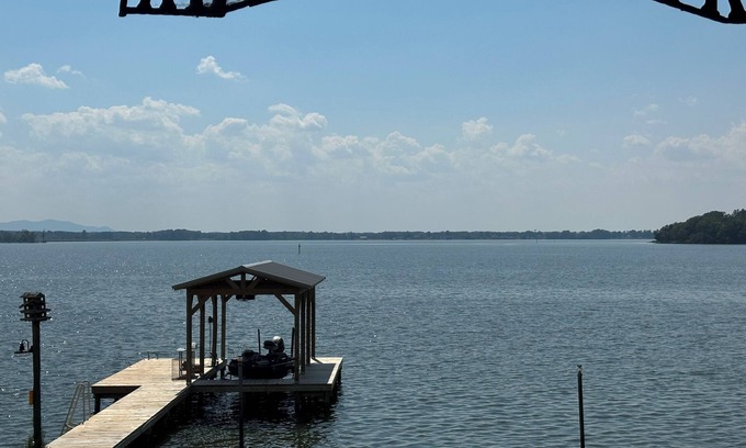 Cedar Bluff House | Nanny & Pa's Place - with Private Boat Ramp and Dock