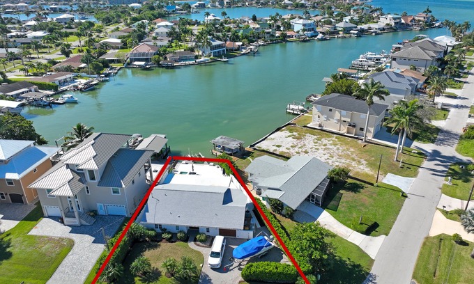 Isles of Capri House | Naples, Isles Of Capri & Marco Island area, Pool/Hot Tub & Bay View