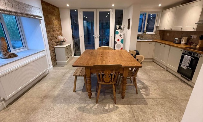 Napton-on-the-Hill House | Napton on the Hill - Sleeps Upto 7 & Pet Friendly