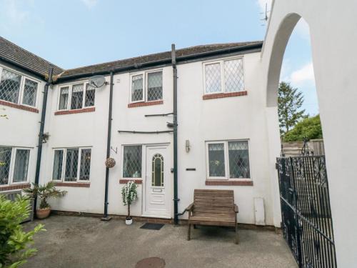 Scarborough House | Narnia Cottage