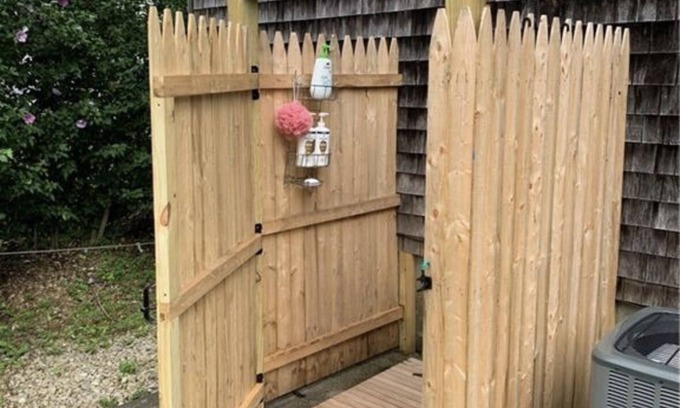 Eastward Look House | Narragansett Home - Walk to Beach