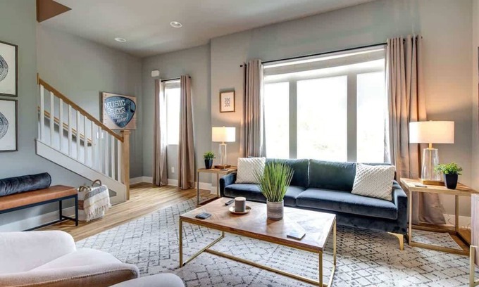 Haynes Area House | Nashville Getaway 2 Homes + Rooftop Oasis