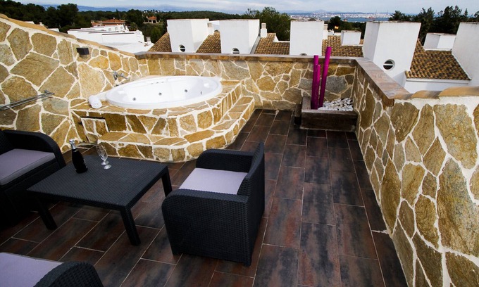 Cap de Salou Ski Chalet | NATURE PLUS 2 - Barbecue - Jacuzzi - Pool