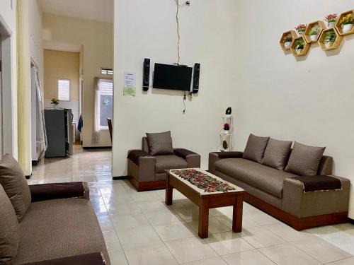 Oro Oro Ombo House | Nazifa Homestay