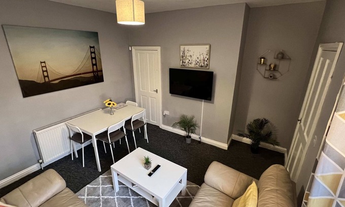 Whickham Apartment | Near A1 Motorway - Free Parking