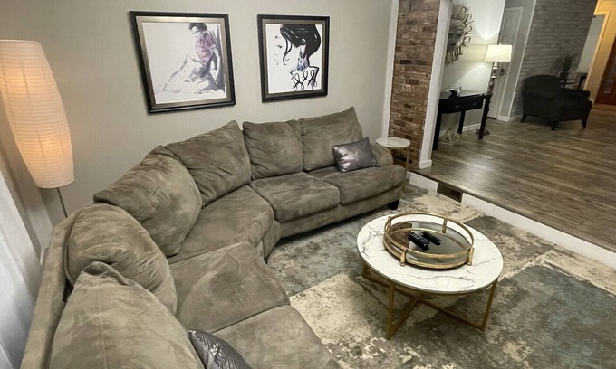 Lawrence House | Near Broadripple, Fairgrounds, Downtown & Fort Ben State Park!
