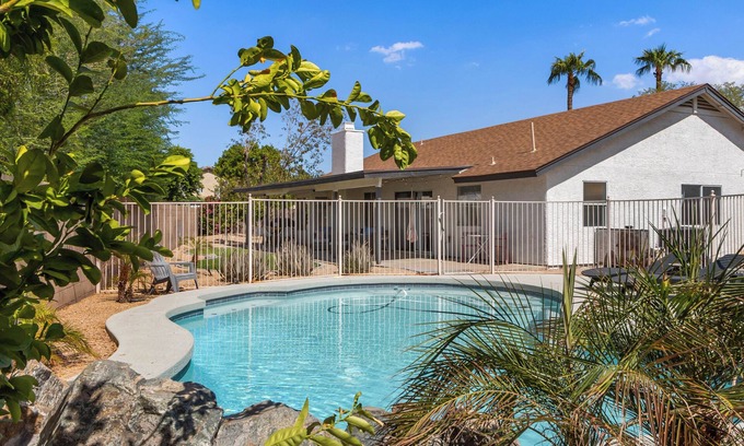 Glendale House | Near Cardinal Stadium & Entertainment District!