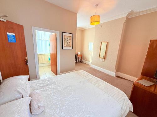 Beeston House | Near Hylands hotel