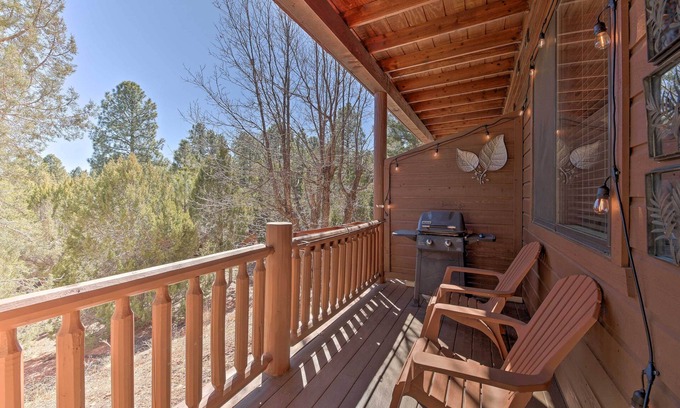 Show Low Condo | Near Lake & Trails: Show Low Condo w/Grill!