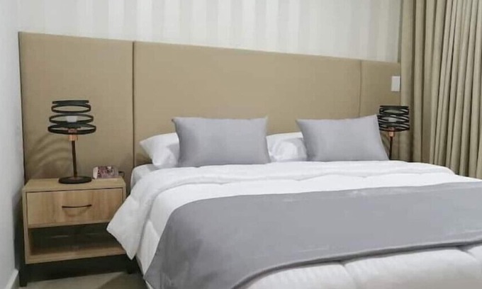 La America Apartment | Near Laureles/1 Queensized bed+1sofabed Sta Monica