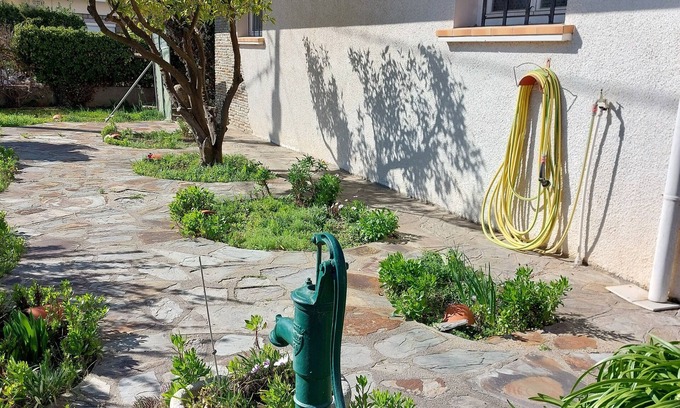 Pezilla-la-Riviere Apartment | Near Perpignan apartment in detached house